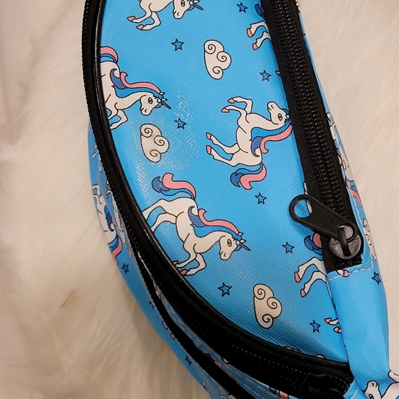 NWOT Unicorn Belt Bag Blue Printed Fanny Pack Adjustable Black Straps One Size - Picture 8 of 8